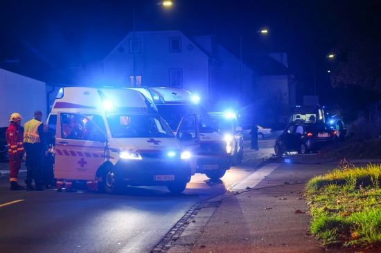 Geisterfahrerunfall: Heftiger Crash mit falsch fahrendem PKW auf Wiener Stra�e in Wels-Pernau