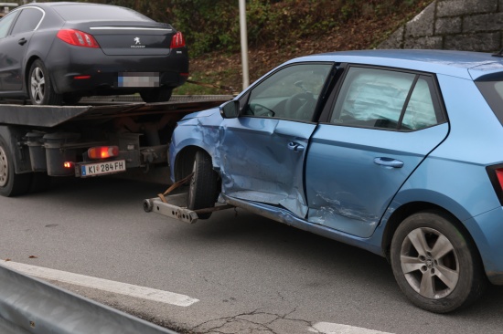 Kreuzungscrash zwischen zwei PKW auf Voralpenstra�e in Kremsm�nster fordert zwei Verletzte