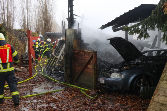 Sieben Feuerwehren beim Vollbrand eines Kleingeb�udes in Pettenbach im Einsatz