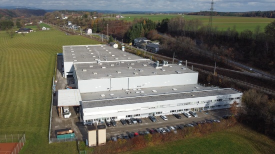 Brand einer Anlage in einer Produktionshalle in Ohlsdorf rasch gel�scht