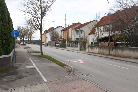 Einsatzkr�fte zu Personenrettung nach Verkehrsunfall in Traun alarmiert