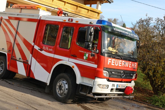 Drei Feuerwehren bei kleinerem Brand in einem Wohnhaus in Steinerkirchen an der Traun im Einsatz