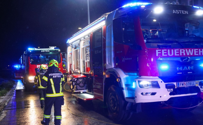 Brand im Keller eines Mehrparteienwohnhauses in Asten