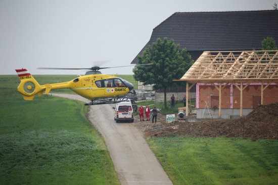 Rettungshubschrauber in Steinerkirchen an der Traun im Einsatz