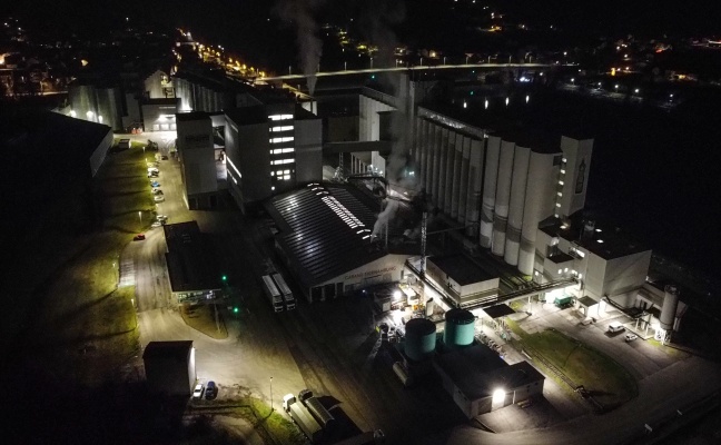 Brandmeldeanlage alarmierte Feuerwehr zu Brand bei einem Unternehmen in Aschach an der Donau