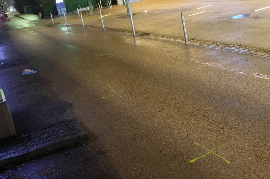 Schwer verletzt: Fu�g�nger im Ortszentrum von Thalheim bei Wels von einem Auto erfasst