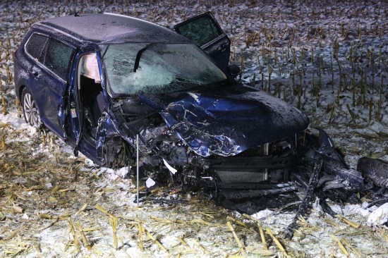 Menschenrettung: Mehrere teils Schwerverletzte bei Frontalcrash in Manning