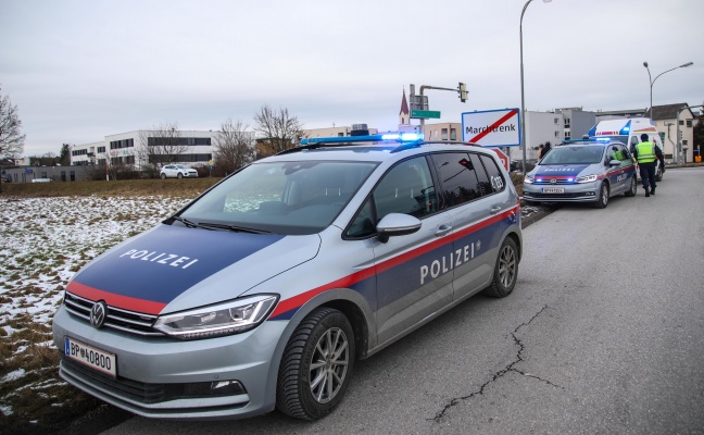 Eine verletzte Person bei Kreuzungscrash auf Wiener Stra�e in Marchtrenk