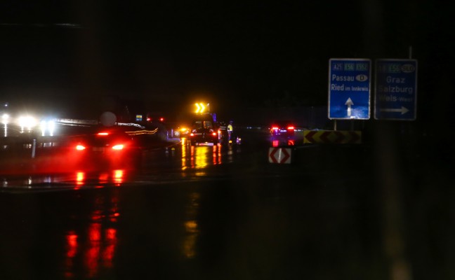 Verletzte bei Verkehrsunfall auf der Welser Autobahn beim Knoten Wels