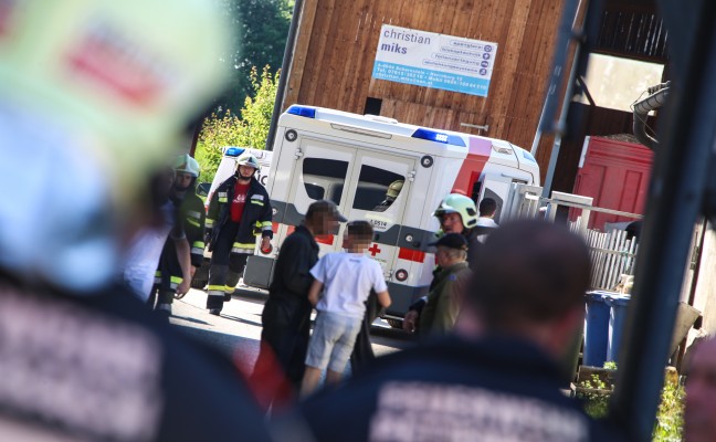 Person auf Bauernhof in Pettenbach in Jauchegrube gestrzt