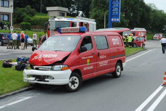 Verkehrsunfall mit Feuerwehrfahrzeug in Grieskirchen