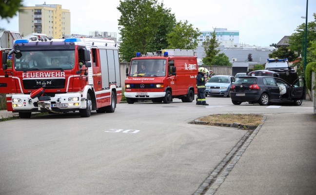 Fahrzeug bei Kreuzungscrash in Wels-Neustadt umgekippt