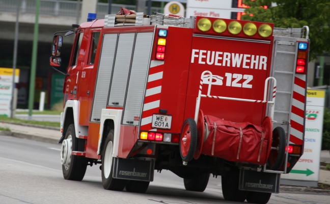 Containerbrand in einem Firmengelnde in Wels-Pernau