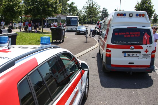 Verkehrsunfall mit Reisebus auf der Westautobahn bei Allhaming forderte mehrere Verletzte