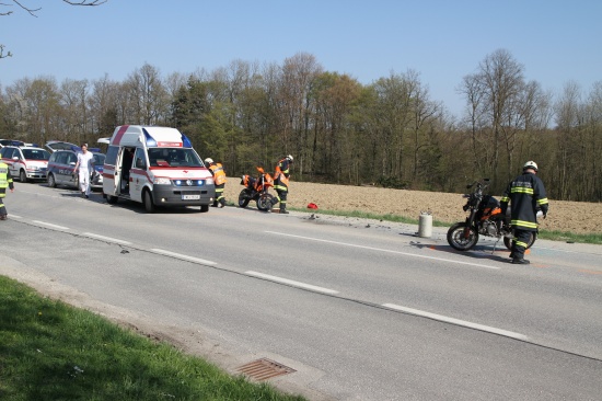 Motorradlenker bei Verkehrsunfall schwer verletzt