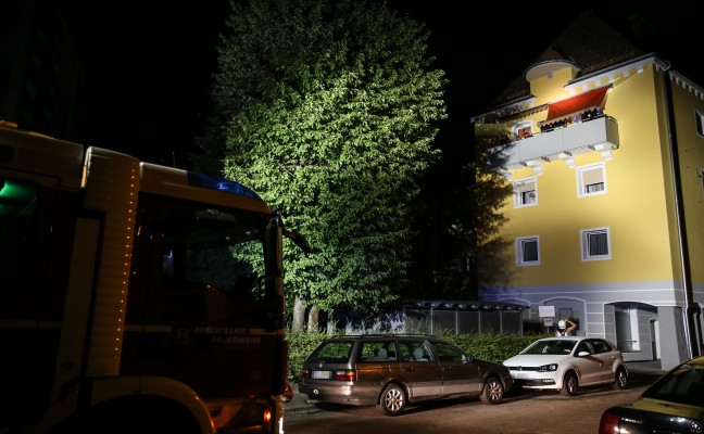 Sturmbe bei nchtlichem Gewitter lste Markise aus Verankerung