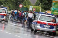 Nach Aufgriff von 43 Flüchtlingen bei Sattledt hatte Polizei alle Hände voll zu tun