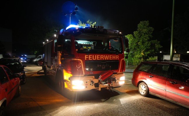 Brand mehrerer Abfallcontainer einer Mllsammelinsel in Wels-Vogelweide