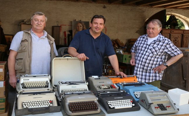 Flohmarkt im Merkermeiergut in Buchkirchen fr guten Zweck