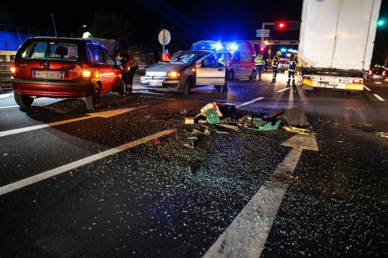 Drei Verletzte bei Verkehrsunfall mit drei Fahrzeugen in Marchtrenk