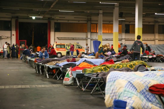 Etwa 300 flchtende Menschen bernachten im Flchtlingsnotquartier in Wels