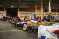 Etwa 300 flüchtende Menschen übernachten im Flüchtlingsnotquartier in Wels