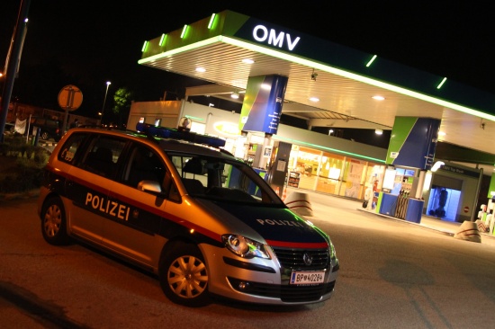 Bewaffneter Raubüberfall auf Tankstelle in Wels