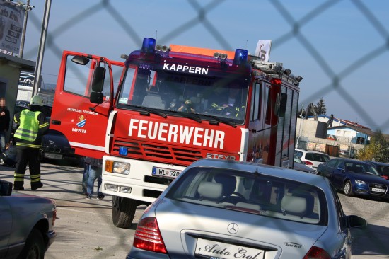 Feuerwehr bei Brandverdacht auf einem Firmengelände in Marchtrenk im Einsatz