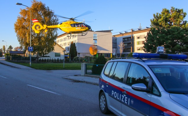 Rettungshubschrauber bei internem Notfall in Marchtrenk im Einsatz
