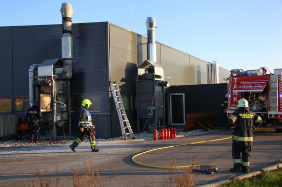 Brand in einer Absauganlage eines Gewerbebetriebes in Kirchberg-Thening