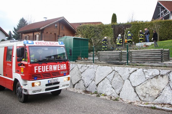 Feuerwehr bei Brand eines Komposthaufens in Krenglbach im Einsatz