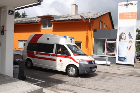 Arbeitsunfall in Gunskirchen - Arbeiter von Dach gestürzt