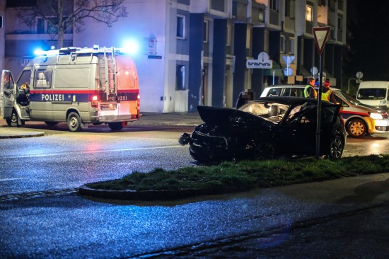 Verkehrsunfall in Wels fordert vier Verletzte