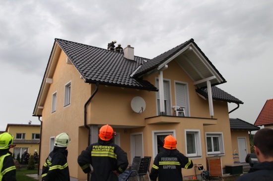 Kleinbrand nach Blitzeinschlag in Hausdach