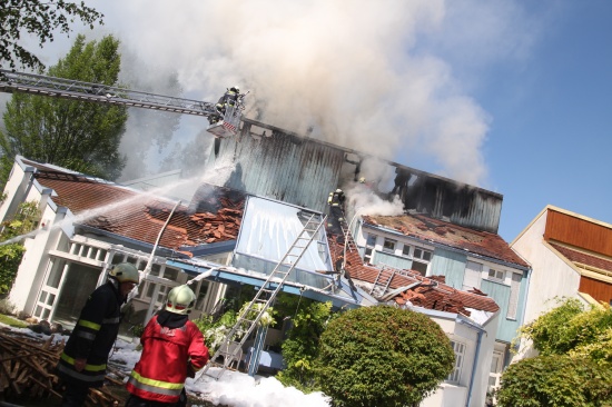 Großbrand eines Einfamilienhauses in Wels
