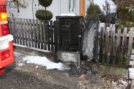 Brand einer Mülltonne und eines Stromverteilerkastens in Krenglbach