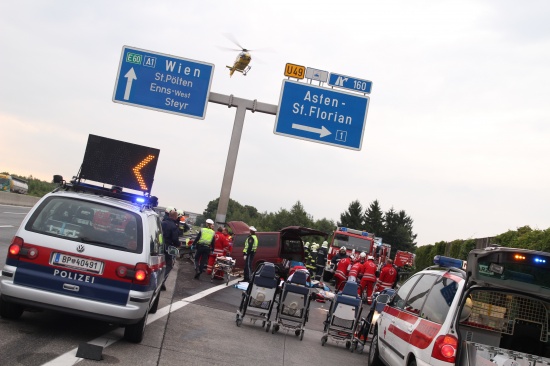 Drei Tote bei schwerem Verkehrsunfall auf Westautobahn