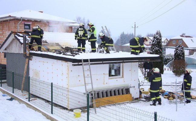Brand einer Gartenhtte in Fischlham