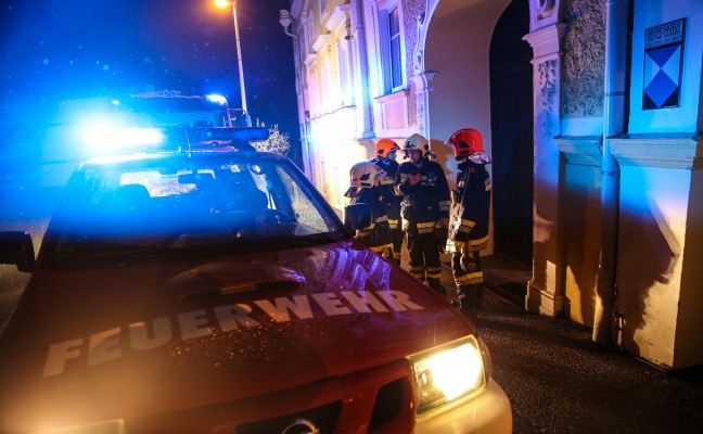 Feuerwehr bei gemeldetem Gasgeruch in Thalheim bei Wels im Einsatz