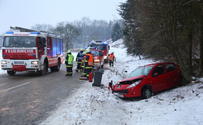 Verkehrsunfall auf der Sattledter Strae in Fischlham fordert eine verletzte Person