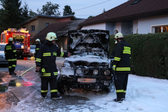 Fahrzeug ging in Flammen auf