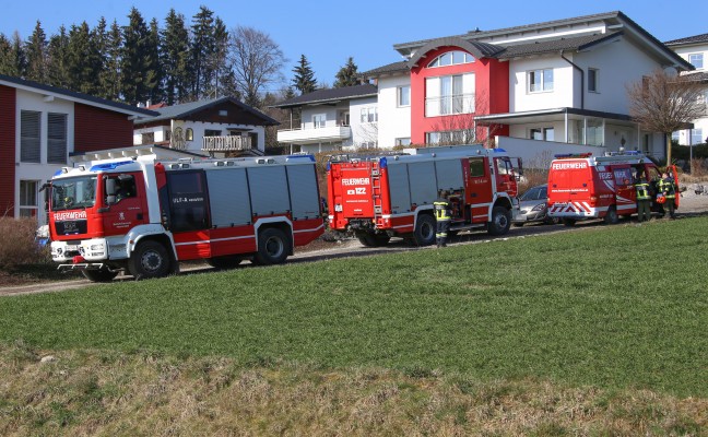 Sechs Feuerwehren bei Brand im Keller eines Hauses in Laakirchen im Einsatz