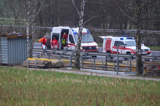 Schwerer Arbeitsunfall auf Brückenbaustelle in Wels-Puchberg