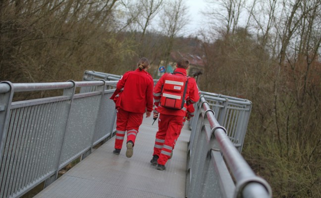 Suchaktion nach abgngigem Kind im Bereich des Almflusses in Fischlham