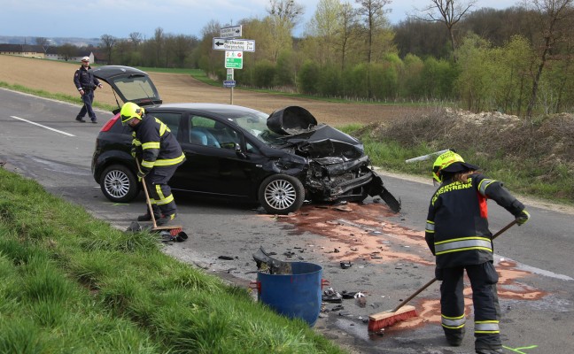 Verkehrsunfall zwischen zwei Fahrzeugen in Buchkirchen