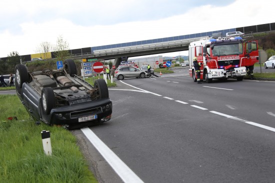 Verkehrsunfall mit Fahrzeugberschlag auf der Innviertler Strae in Wels-Neustadt endet glimpflich