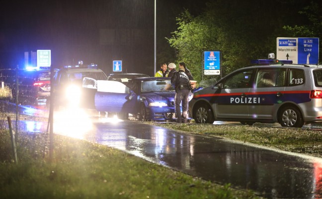 Rasante Verfolgungsjagd mit der Polizei endet in Weikirchen an der Traun mit Festnahmen