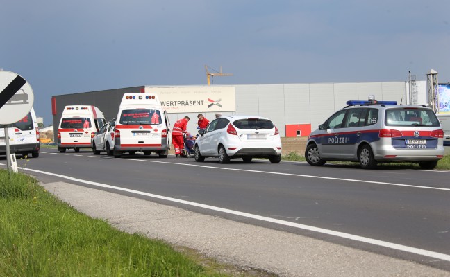 Drei Verletzte bei Verkehrsunfall auf der Wiener Strae in Marchtrenk