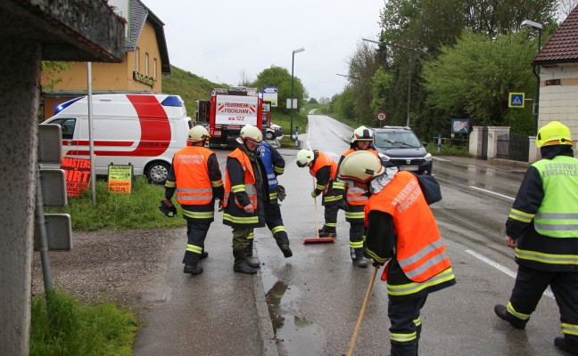 Verkehrsunfall im Kreuzungsbereich in Fischlham fordert zwei Verletzte