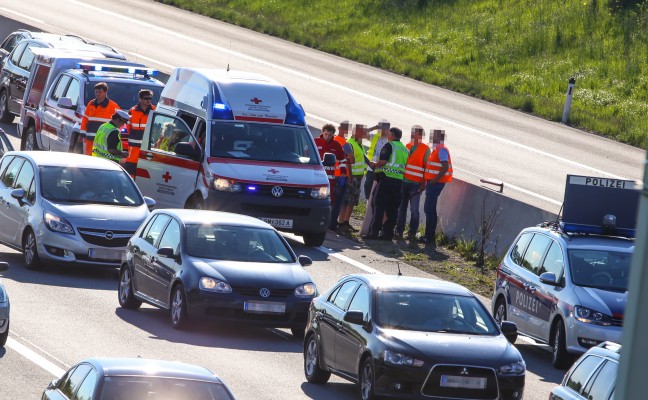 Motorradlenker bei Unfallserie auf der Westautobahn schwer verletzt